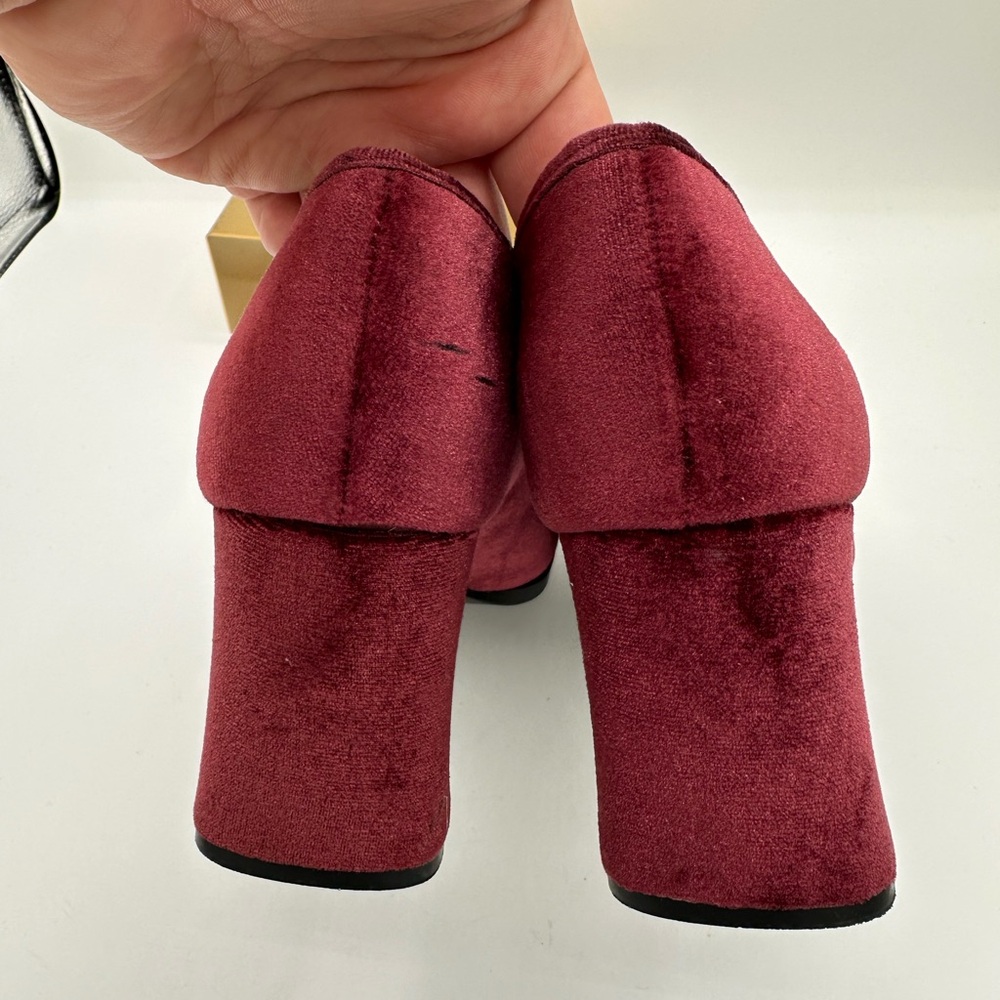 LIFE STRIDE Soft System Farrah Velvet Slip-On Pumps | Size 7.5 Wide - Picture 11 of 14